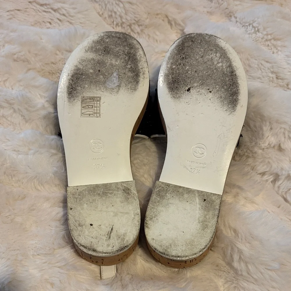 CHANEL Slides - Picture 5 of 5